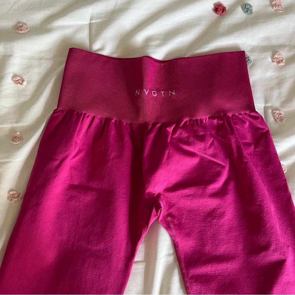 NVGTN High-Waist Magenta Leggings